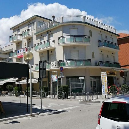 Hotel Villa Domiziana Rimini Dış mekan fotoğraf