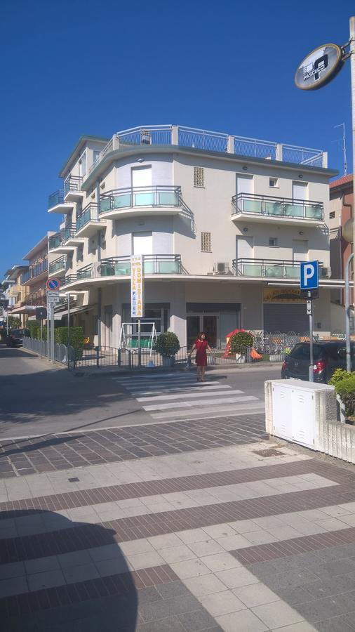 Hotel Villa Domiziana Rimini Dış mekan fotoğraf